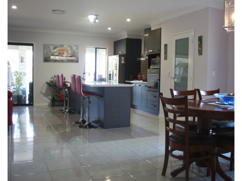 32-34 White Place, Kooralbyn QLD 4285