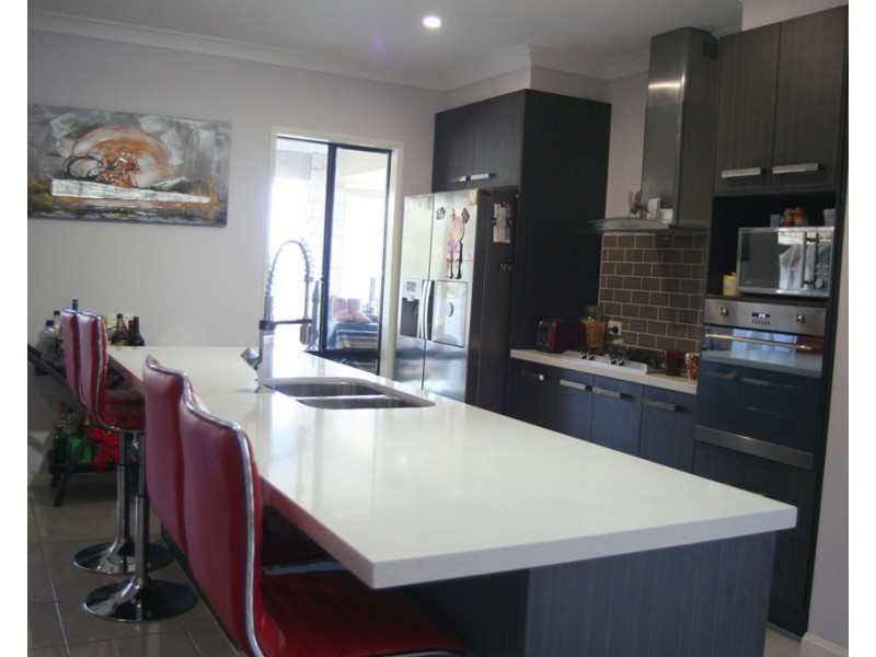 32-34 White Place, Kooralbyn QLD 4285