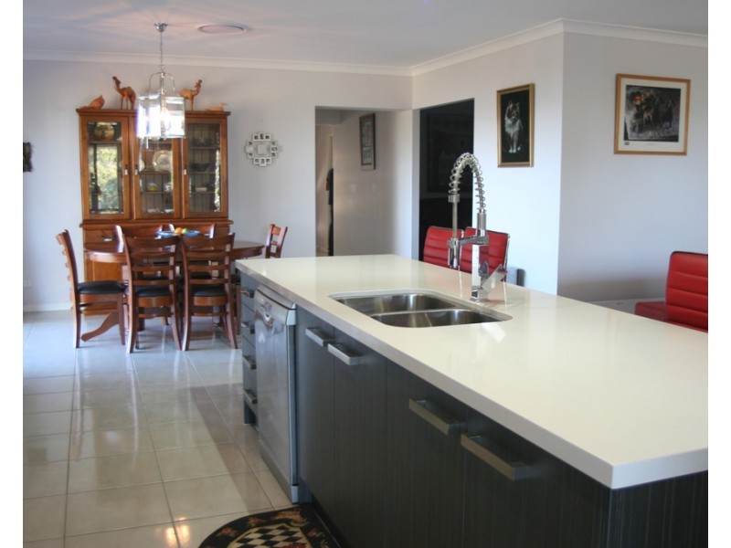 32-34 White Place, Kooralbyn QLD 4285