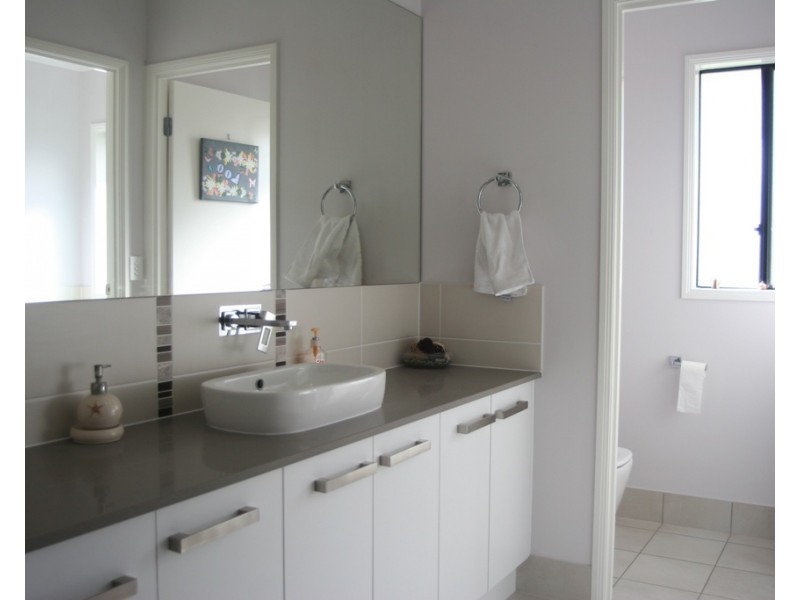 32-34 White Place, Kooralbyn QLD 4285