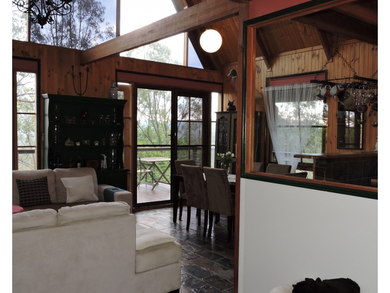 35-41 White Place, Kooralbyn QLD 4285