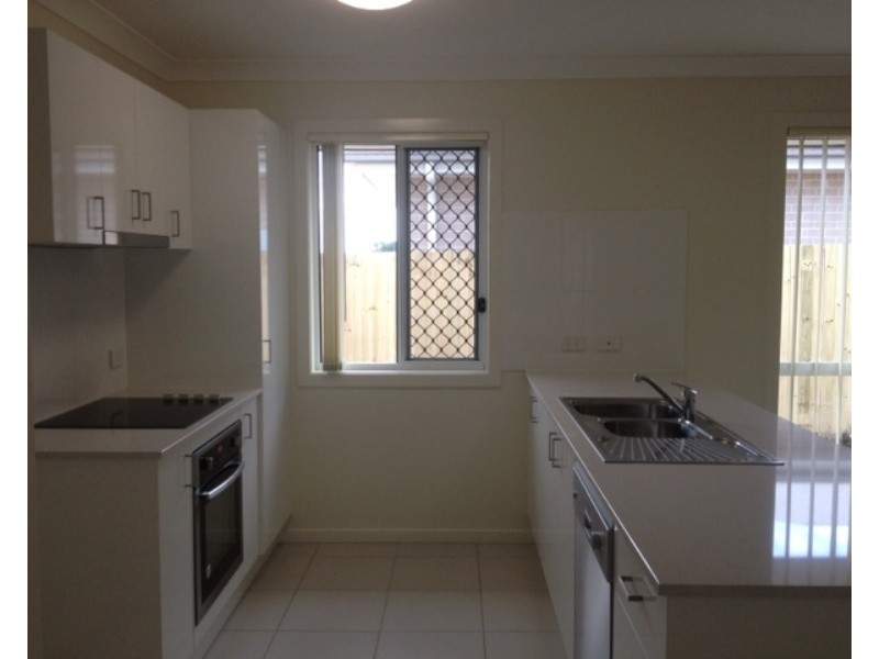 27 Sunstone Court, Logan Reserve QLD 4133