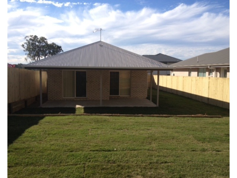 27 Sunstone Court, Logan Reserve QLD 4133