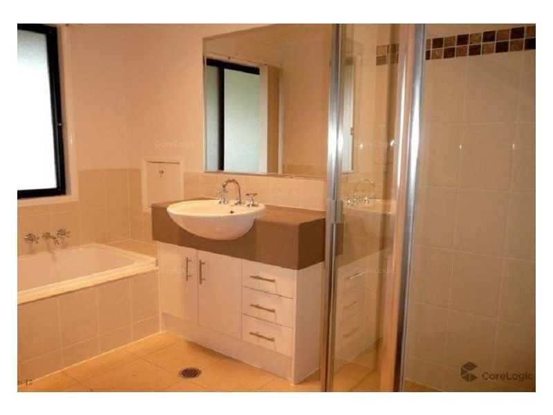 211 Boomerang Drive, Kooralbyn QLD 4285