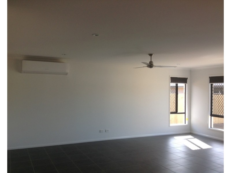 35 Summerview Avenue, Yarrabilba QLD 4207