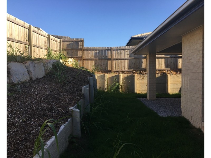 39 Essington Mews, Leichhardt QLD 4305