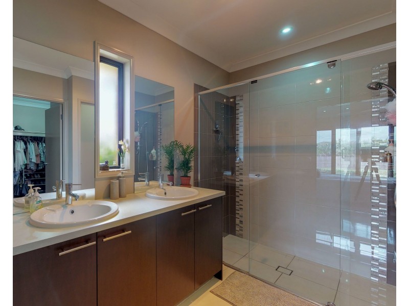 12 Robyn Court, Logan Village QLD 4207