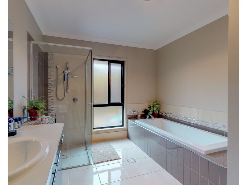 12 Robyn Court, Logan Village QLD 4207
