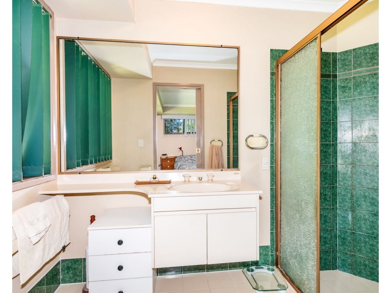 6 McPherson Road, Chambers Flat QLD 4133