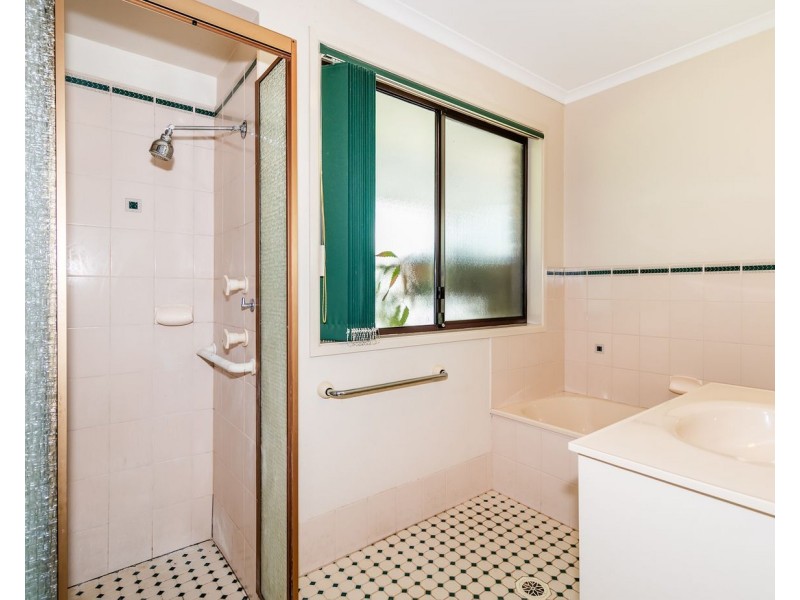 6 McPherson Road, Chambers Flat QLD 4133