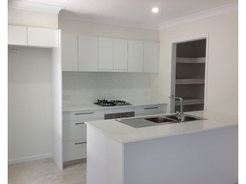 28 Baspa Street, Holmview QLD 4207