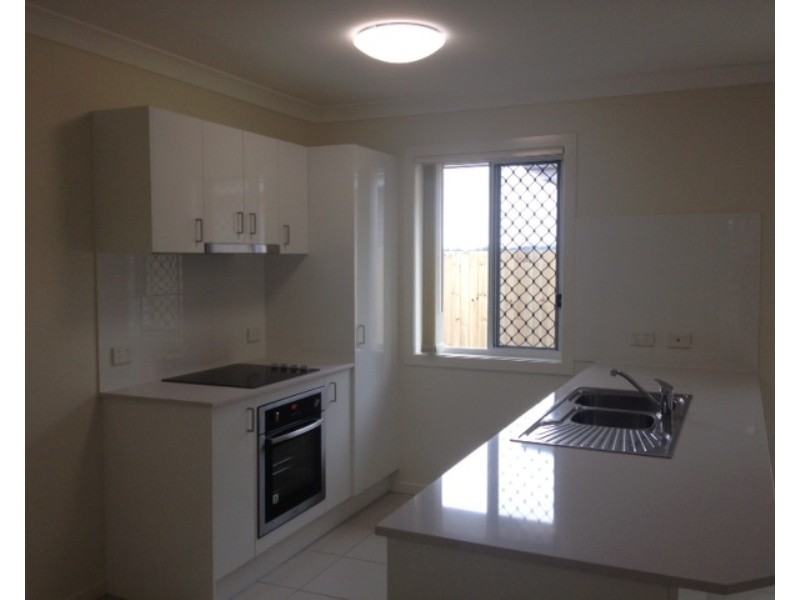 27 Sunstone Court, Logan Reserve QLD 4133