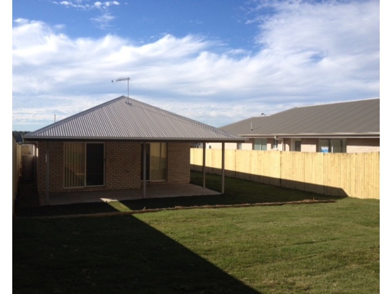 27 Sunstone Court, Logan Reserve QLD 4133