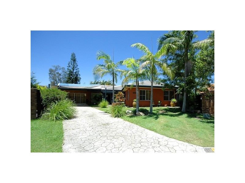 35 Chown Ave, Currumbin Waters QLD 4223