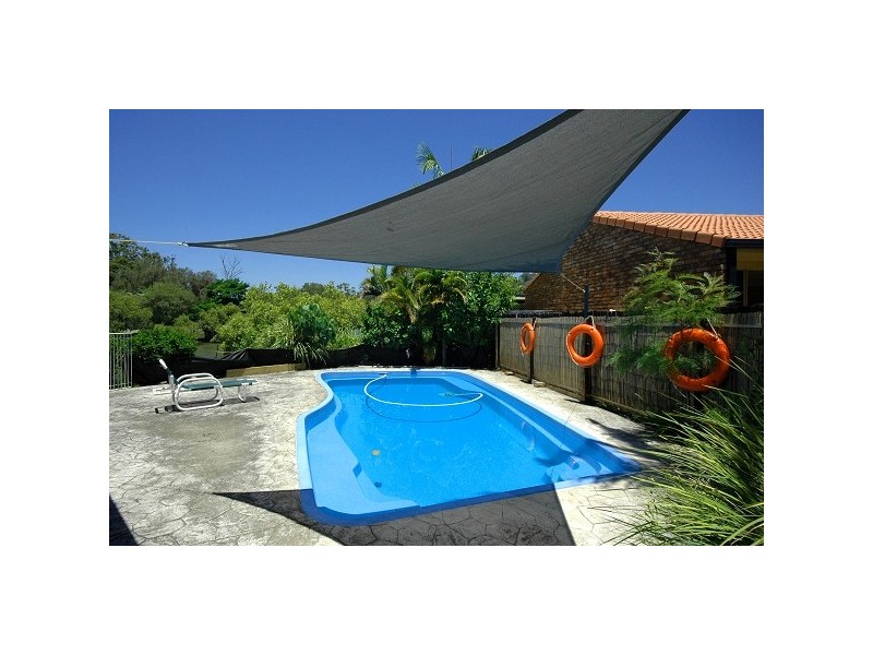 35 Chown Ave, Currumbin Waters QLD 4223