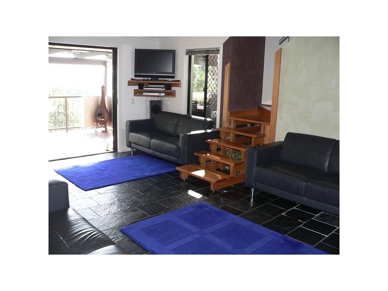 8 Bob Barnard Drive, Tugun QLD 4224