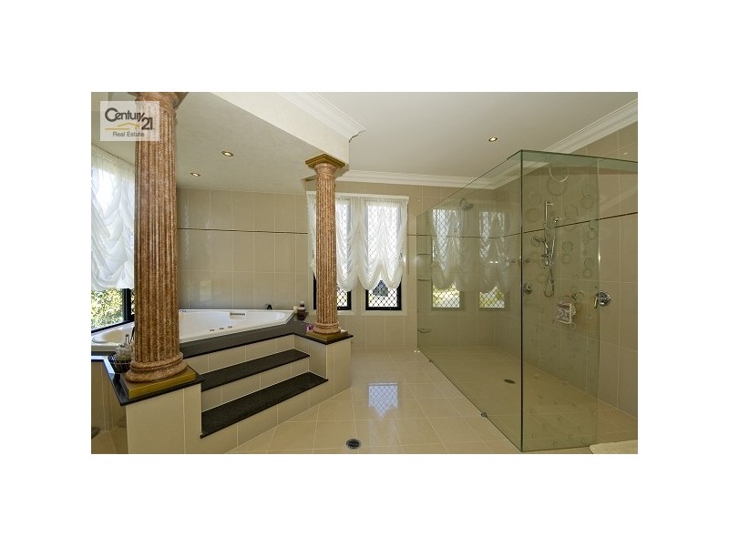 30 Bayswater Ave, Varsity Lakes QLD 4227