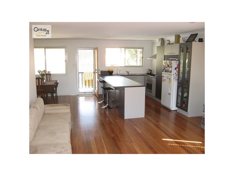 35 Mallawa Drive, Palm Beach QLD 4221