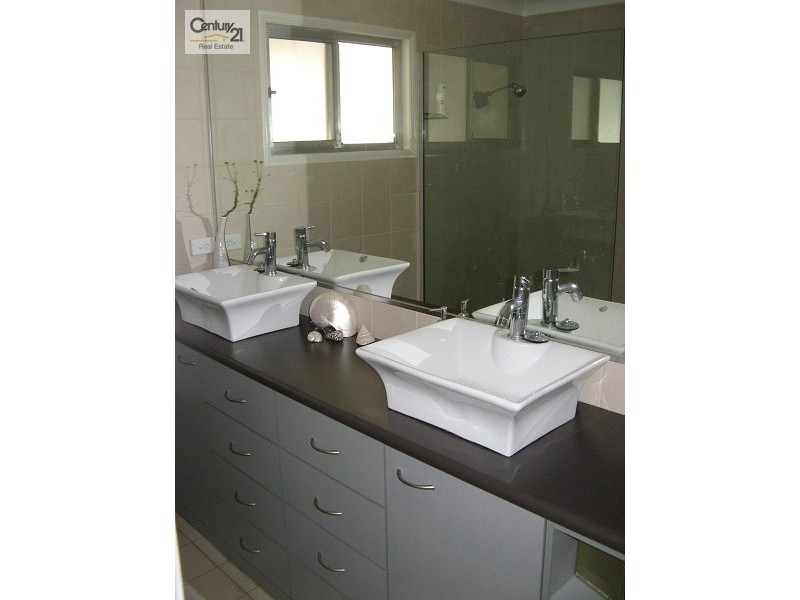 35 Mallawa Drive, Palm Beach QLD 4221