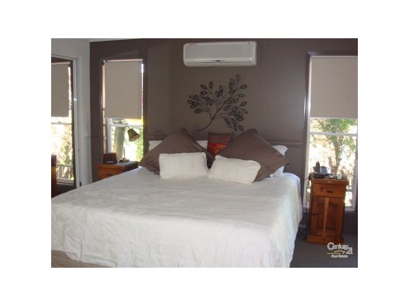 4 Jarrahdale Drive, Elanora QLD 4221