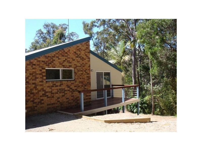 6 Dorsett Place, Elanora QLD 4221