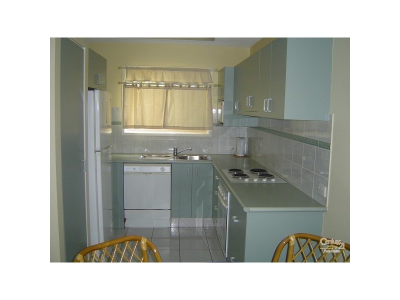 2/223 Jefferson Lane, Palm Beach QLD 4221