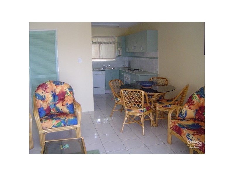2/223 Jefferson Lane, Palm Beach QLD 4221