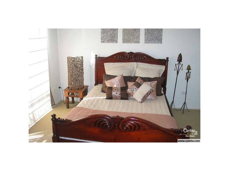 1/5 Bali Ave, Palm Beach QLD 4221