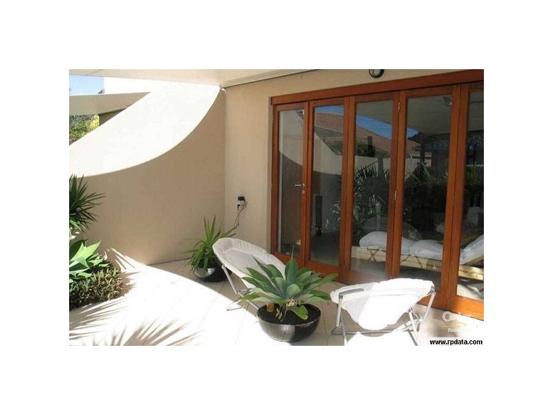 1/5 Bali Ave, Palm Beach QLD 4221