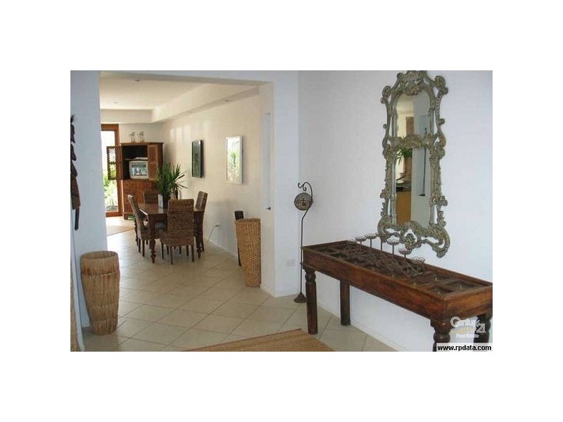 1/5 Bali Ave, Palm Beach QLD 4221