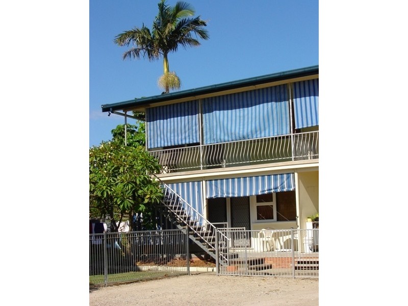 4/9 Nyrang Ave, Palm Beach QLD 4221