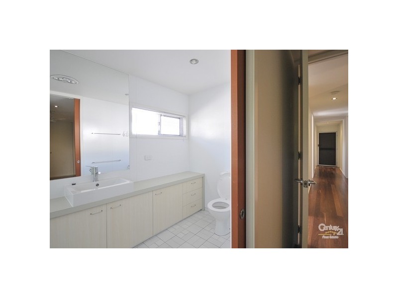 70 Twenty Sixth Avenue, Palm Beach QLD 4221