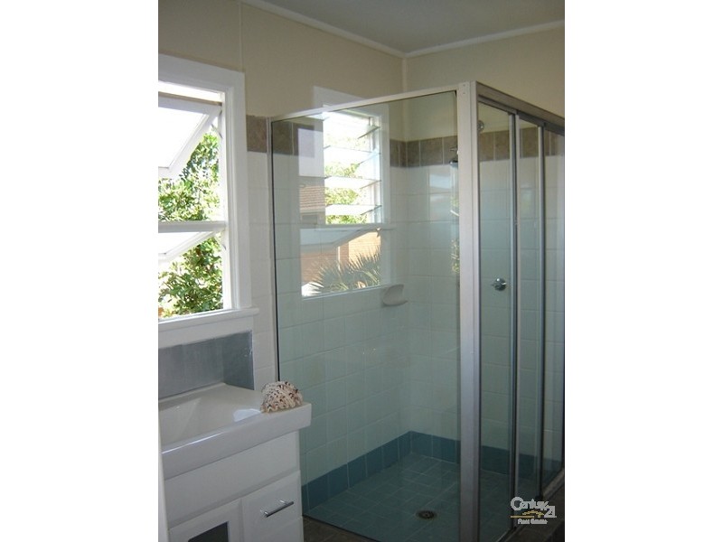 4/9 Nyrang Avenue, Palm Beach QLD 4221