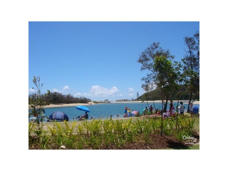 2/60 Sarawak Avenue, Palm Beach QLD 4221