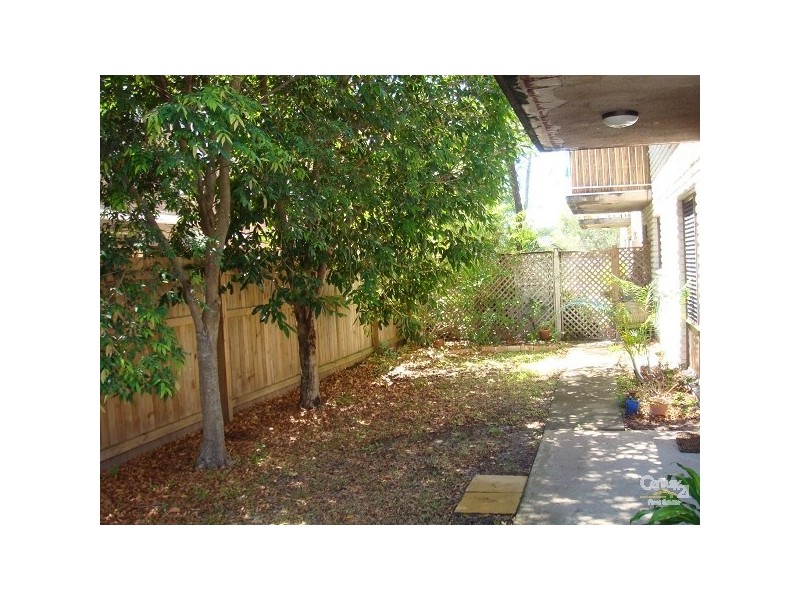 2/60 Sarawak Avenue, Palm Beach QLD 4221