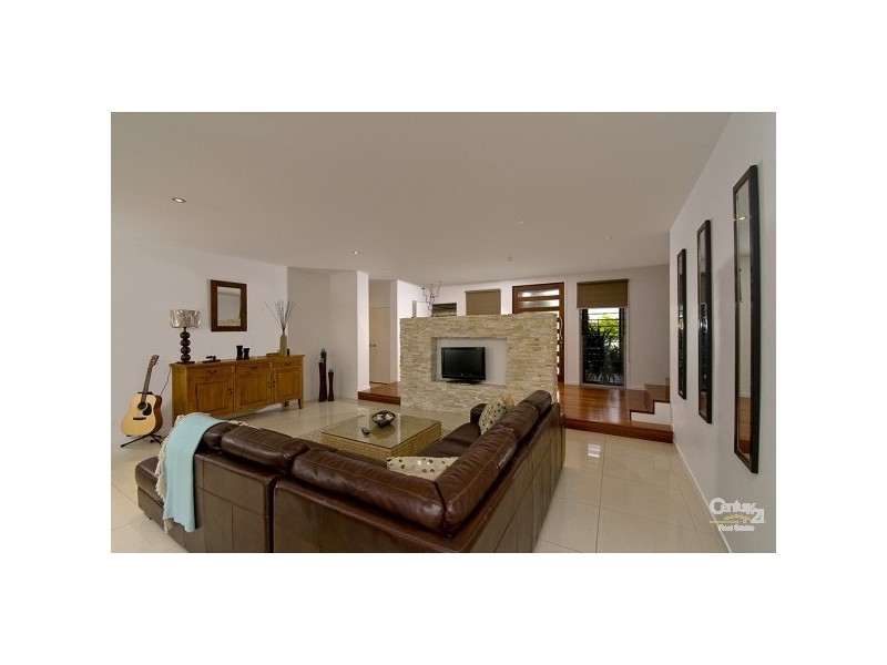 2 Gilgandra Close, Reedy Creek QLD 4227