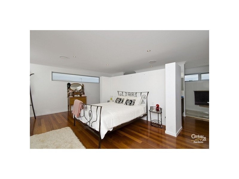 2 Gilgandra Close, Reedy Creek QLD 4227