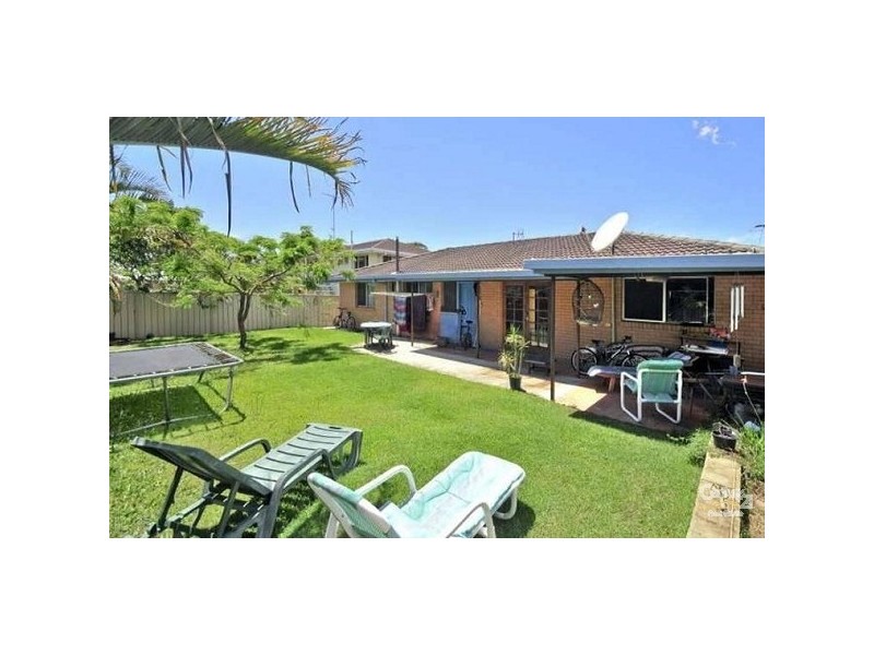 5 Gulai Street, Palm Beach QLD 4221