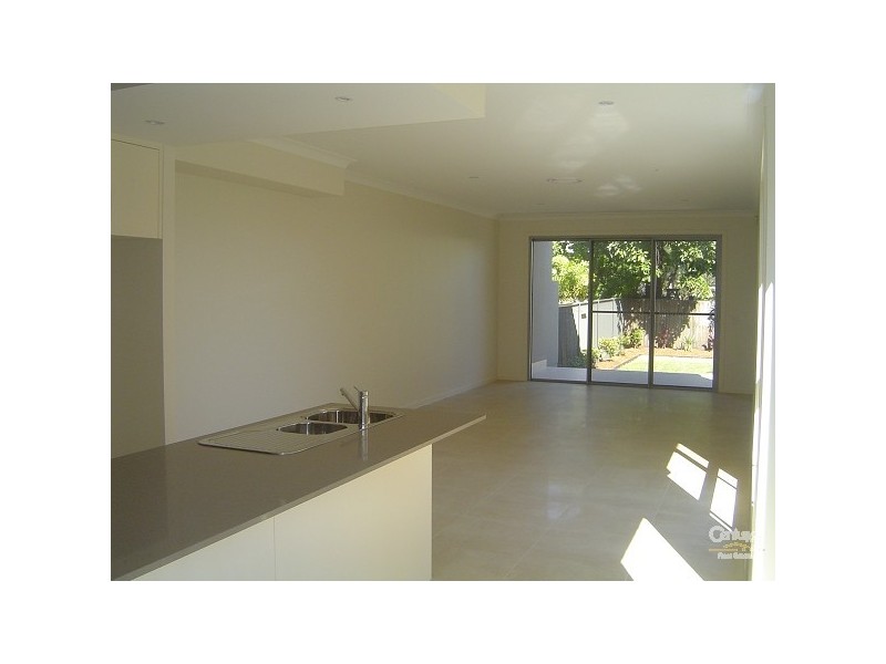 2/98 Leyte Avenue, Palm Beach QLD 4221