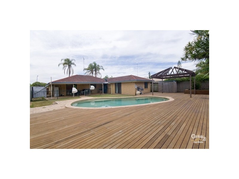 17 Walnut Street, Elanora QLD 4221