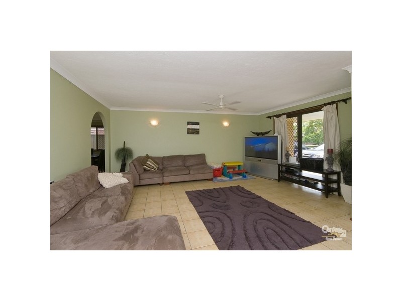 17 Walnut Street, Elanora QLD 4221