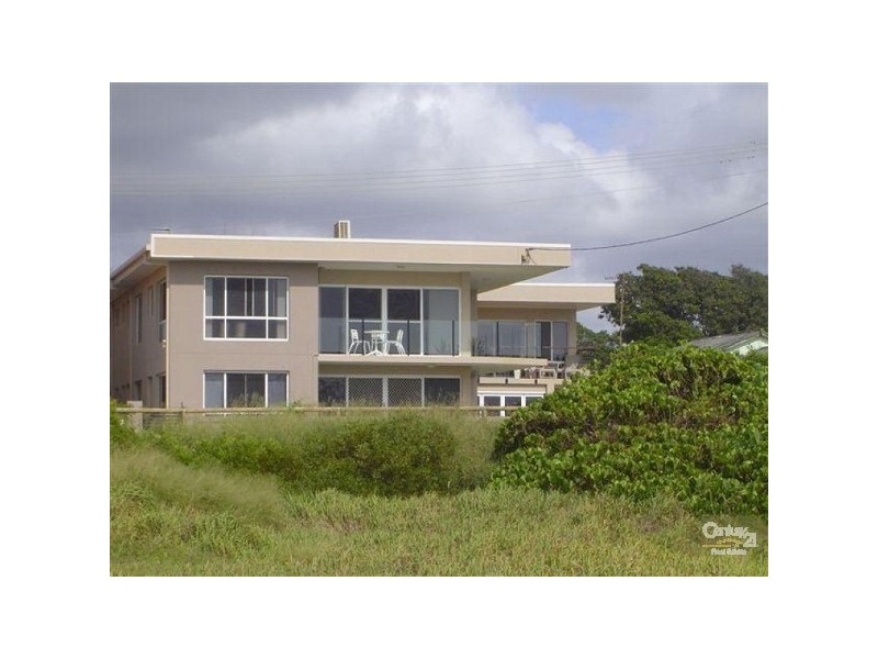 3/2c Twenty Seventh Avenue, Palm Beach QLD 4221