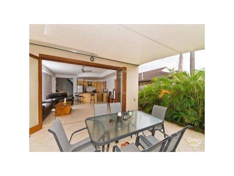 1/5  Bali Avenue, Palm Beach QLD 4221
