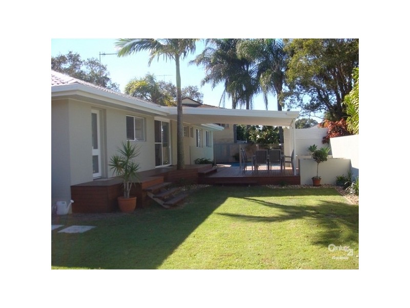 5 Calga Court, Palm Beach QLD 4221