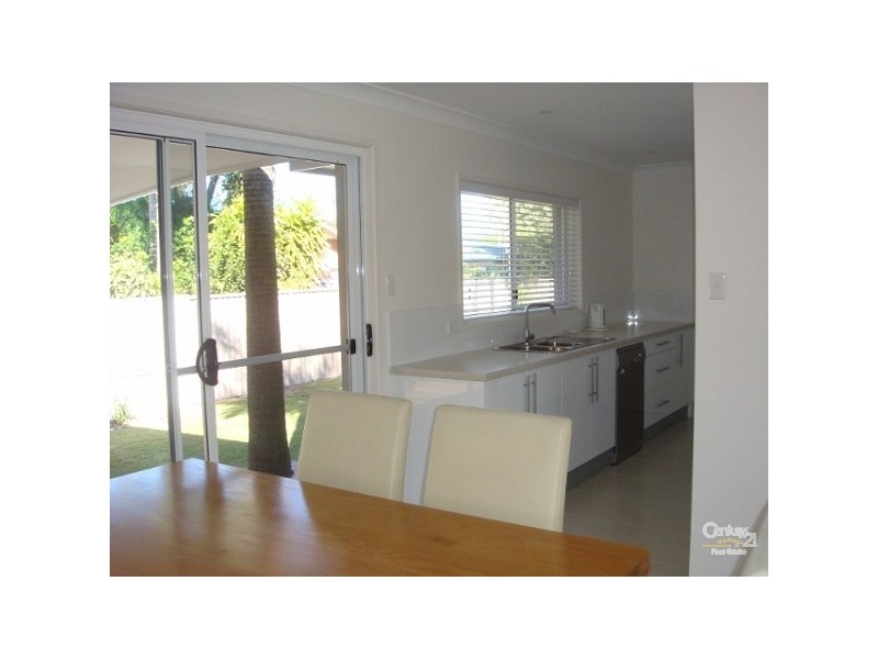 5 Calga Court, Palm Beach QLD 4221