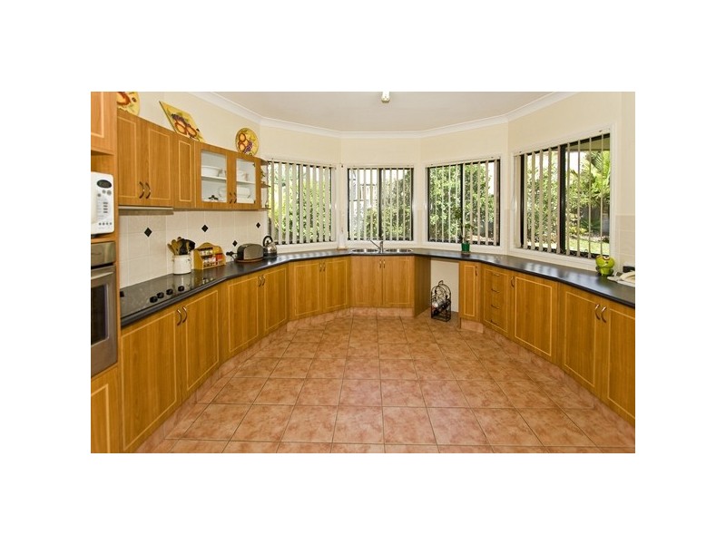 7 TOORAK PLACE, Forest Lake QLD 4078