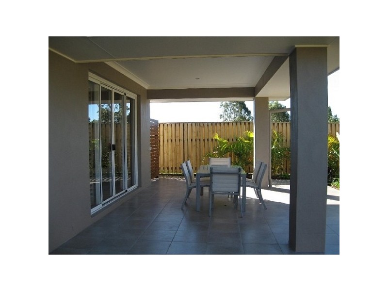 16 SANDALWOOD STREET, Heathwood QLD 4110