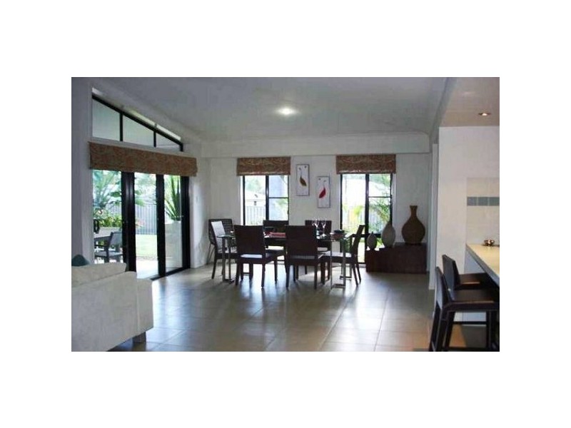 26 CYPRESS STREET, Heathwood QLD 4110