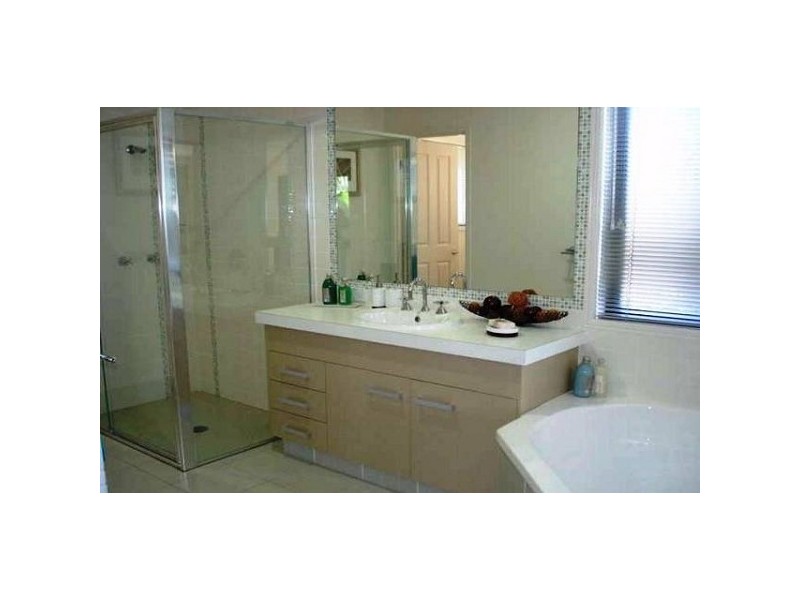 26 CYPRESS STREET, Heathwood QLD 4110