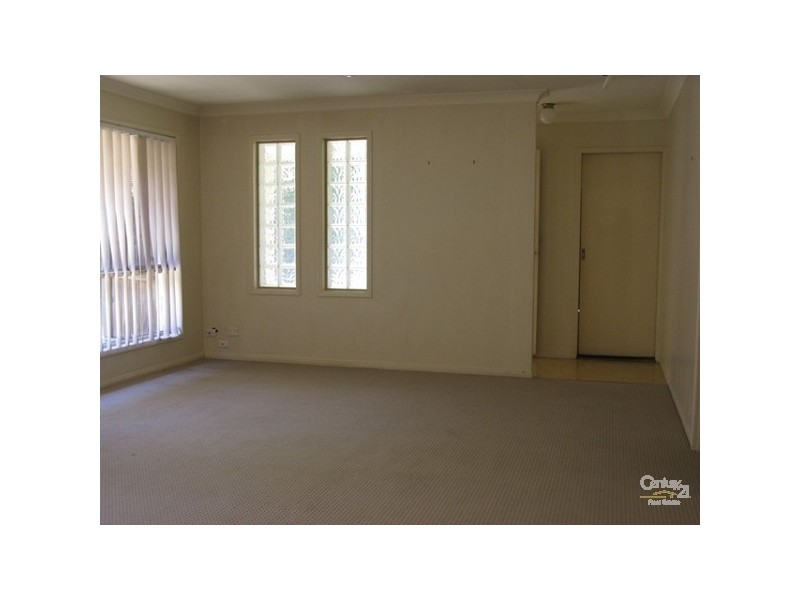 5 WARBURTON CLOSE, Forest Lake QLD 4078